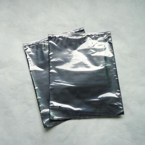 如何選擇優質服裝包裝袋 PE拉鏈袋、透明袋與無紡布袋的對比指南